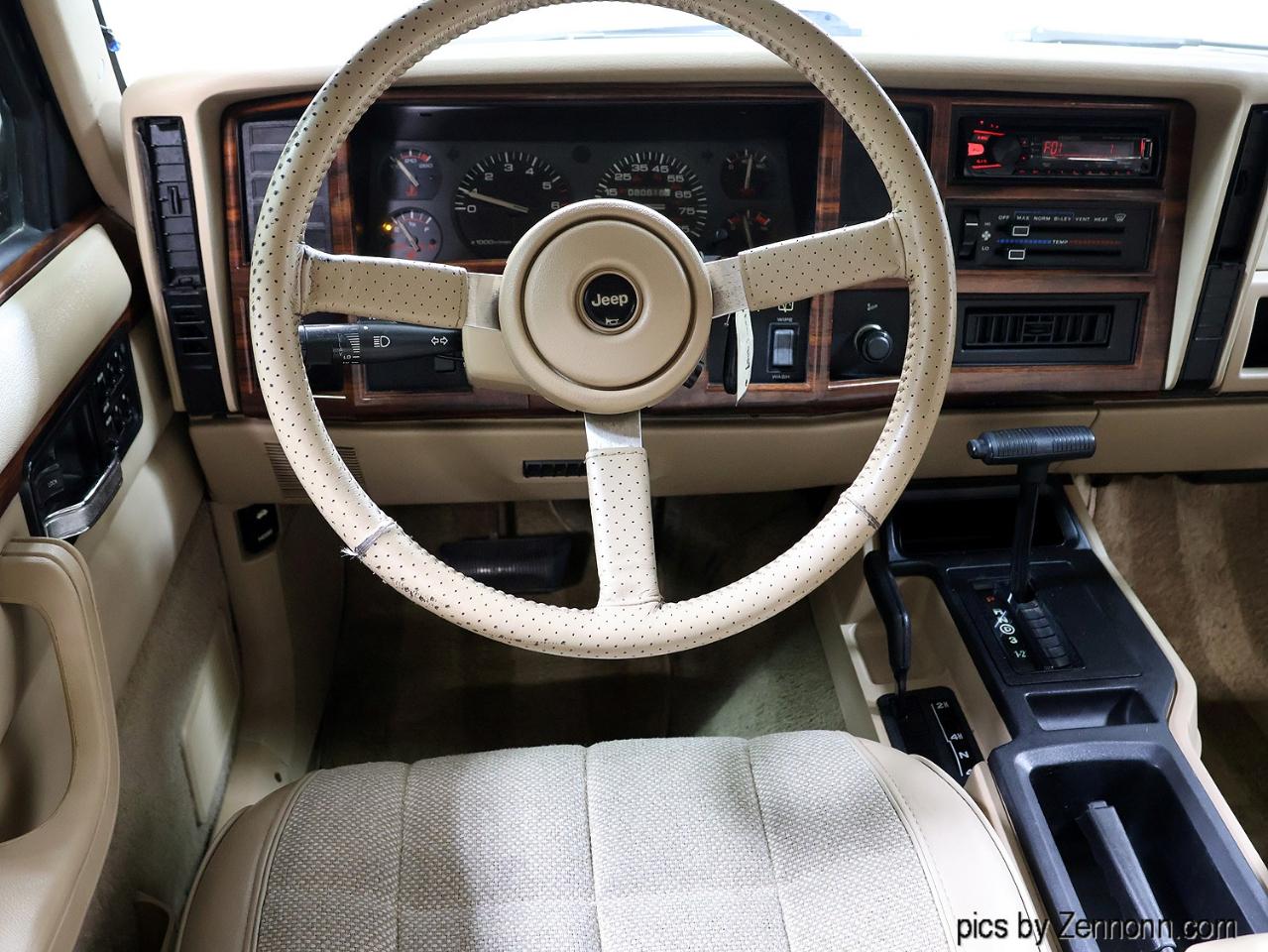 Jeep Cherokee 4dr Country 4WD 1993