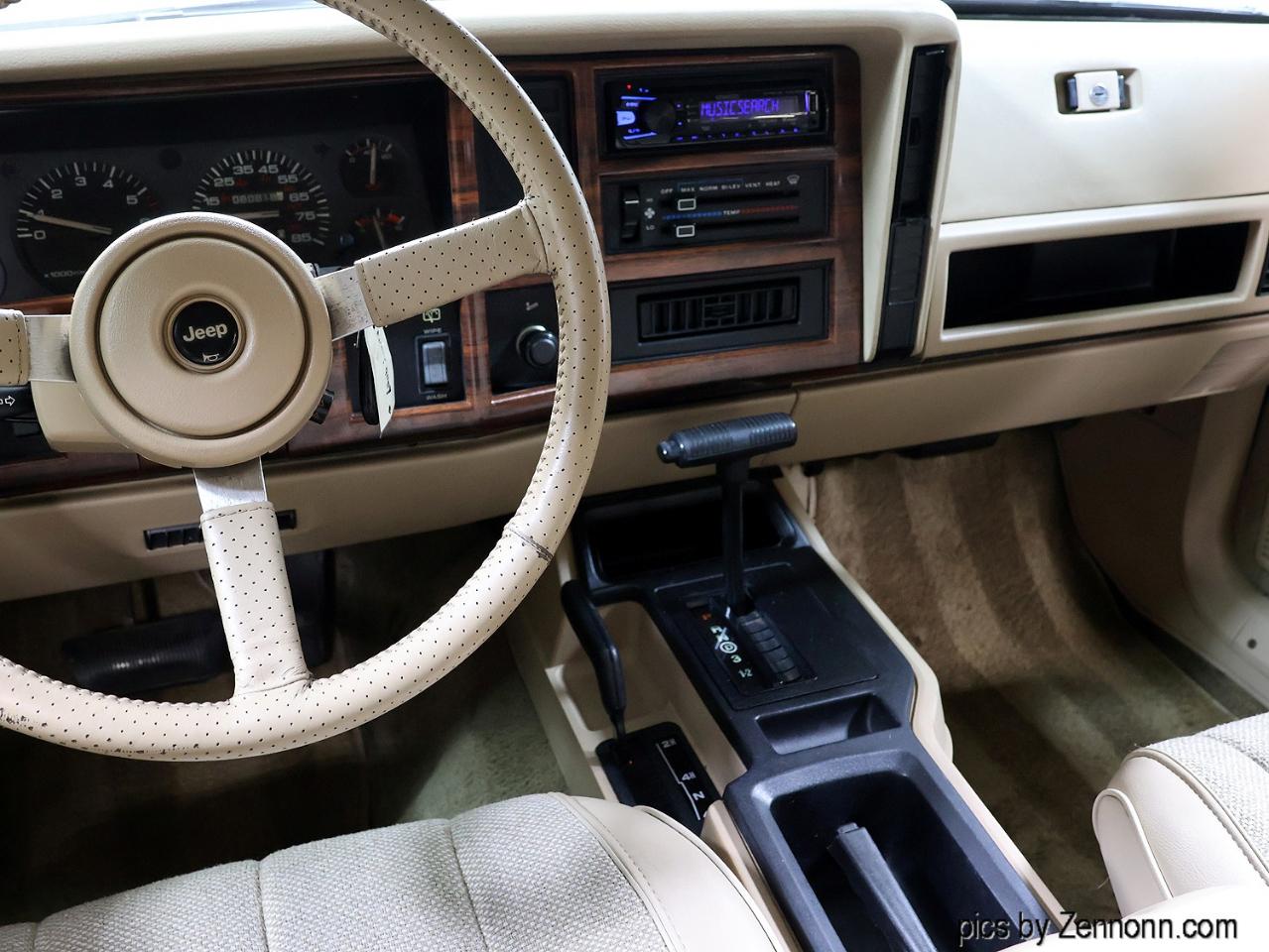 Jeep Cherokee 4dr Country 4WD 1993