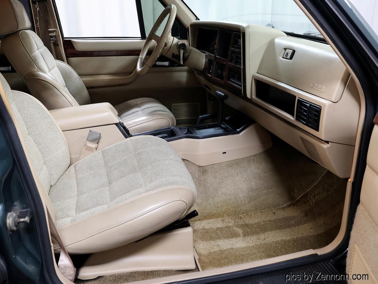 Jeep Cherokee 4dr Country 4WD 1993