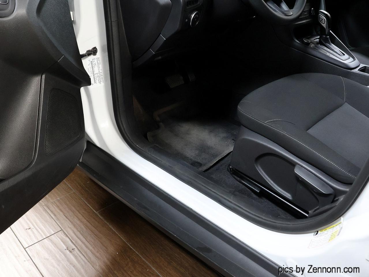 Ford Focus 4dr Sdn SE 2015