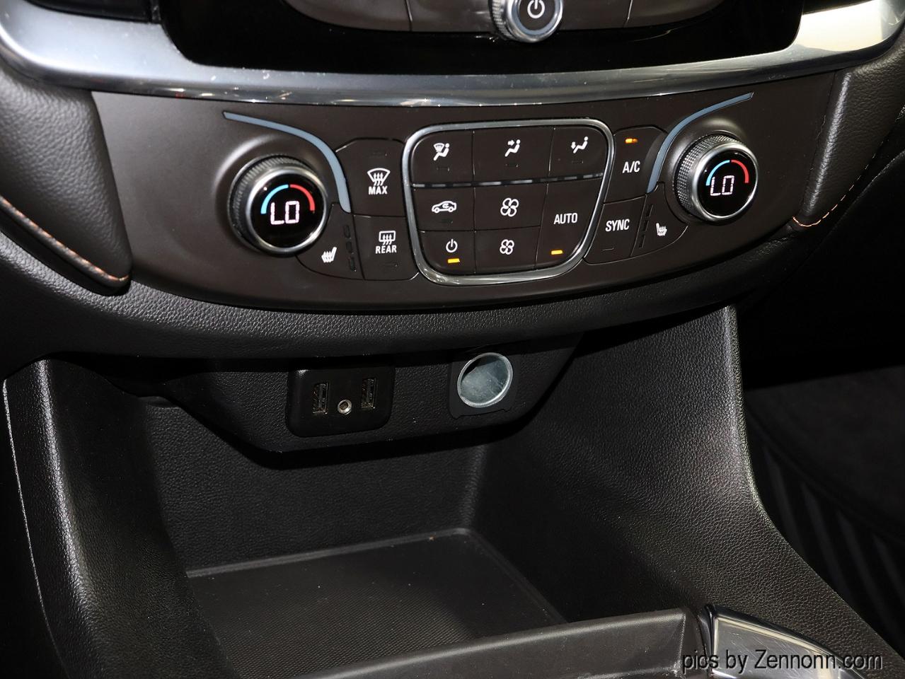 Chevrolet Traverse AWD 4dr LT Cloth w/1LT 2018