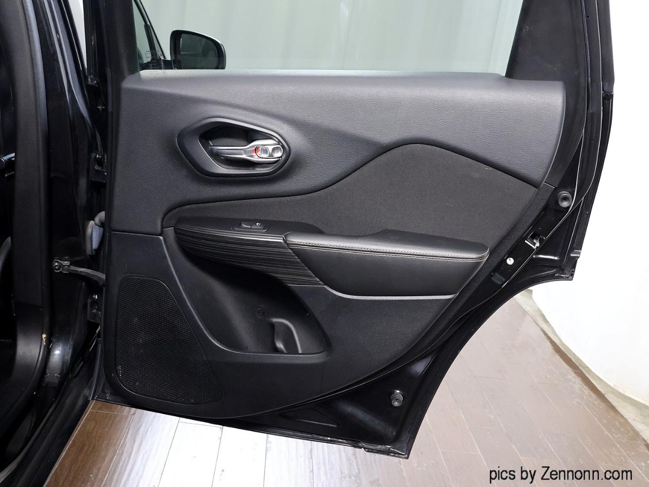 Jeep Cherokee 4WD 4dr Latitude 2014