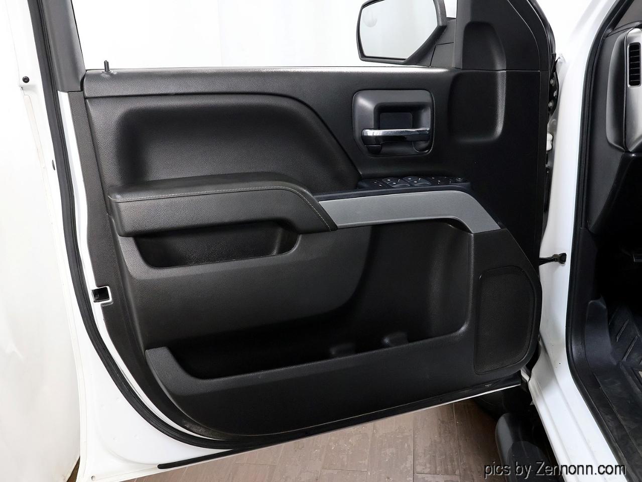Chevrolet Silverado 1500 4WD Crew Cab 143.5" LT w/2LT 2018