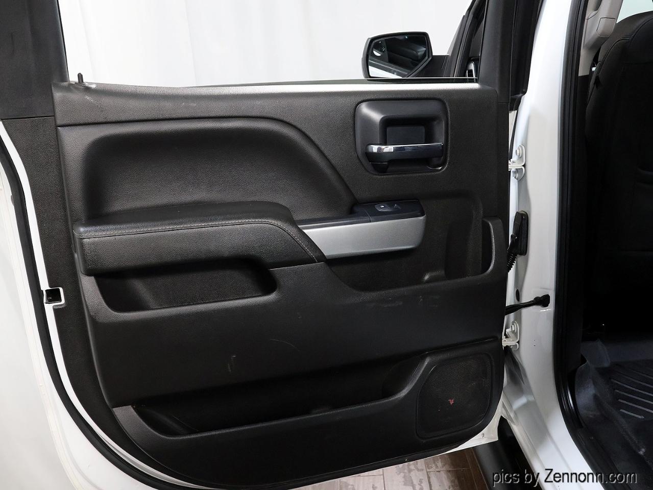 Chevrolet Silverado 1500 4WD Crew Cab 143.5" LT w/2LT 2018