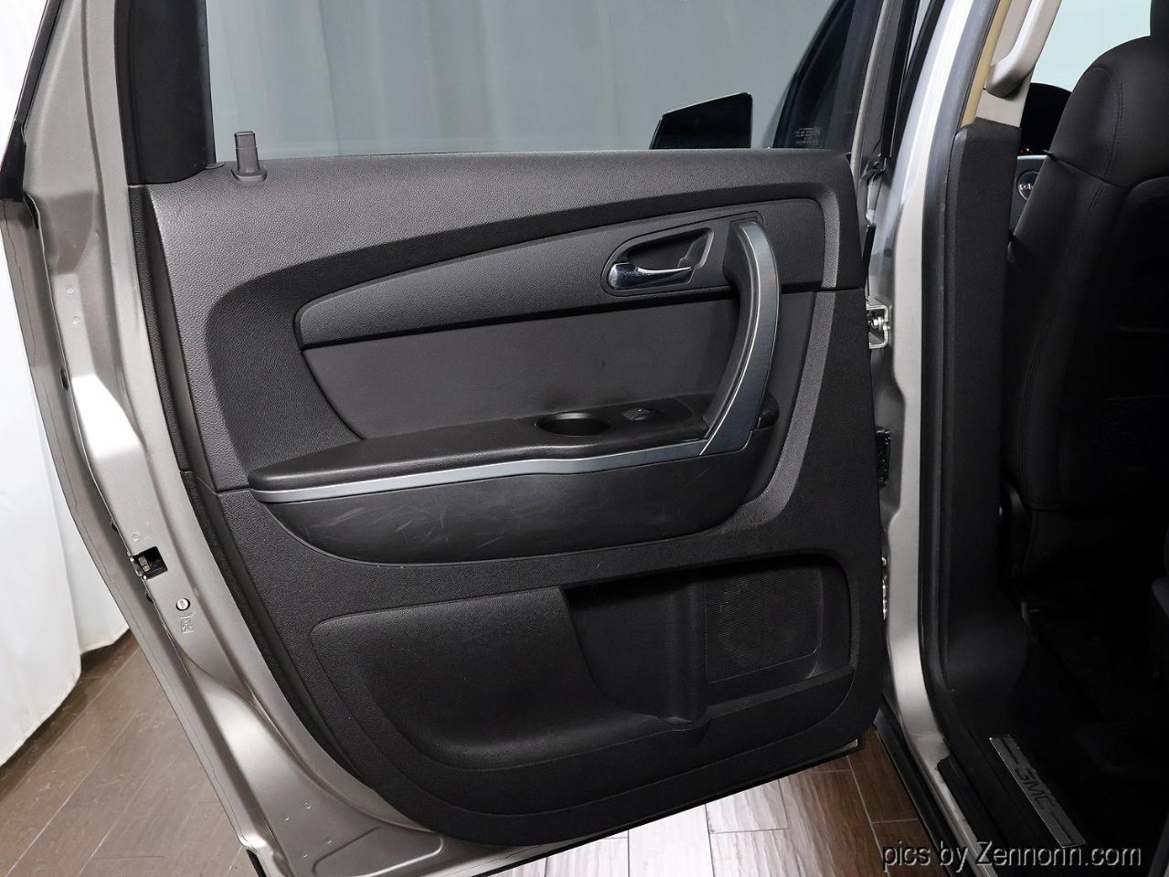 GMC Acadia FWD 4dr SLE 2007