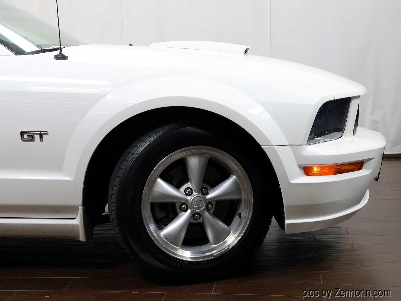 Ford Mustang 2dr Cpe GT Deluxe 2007