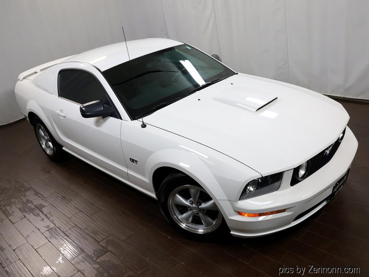 Ford Mustang 2dr Cpe GT Deluxe 2007