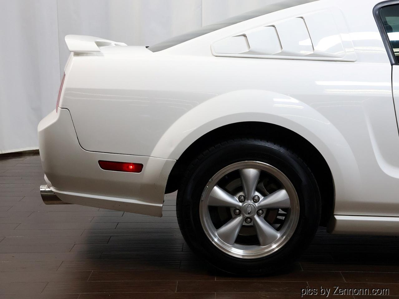 Ford Mustang 2dr Cpe GT Deluxe 2007