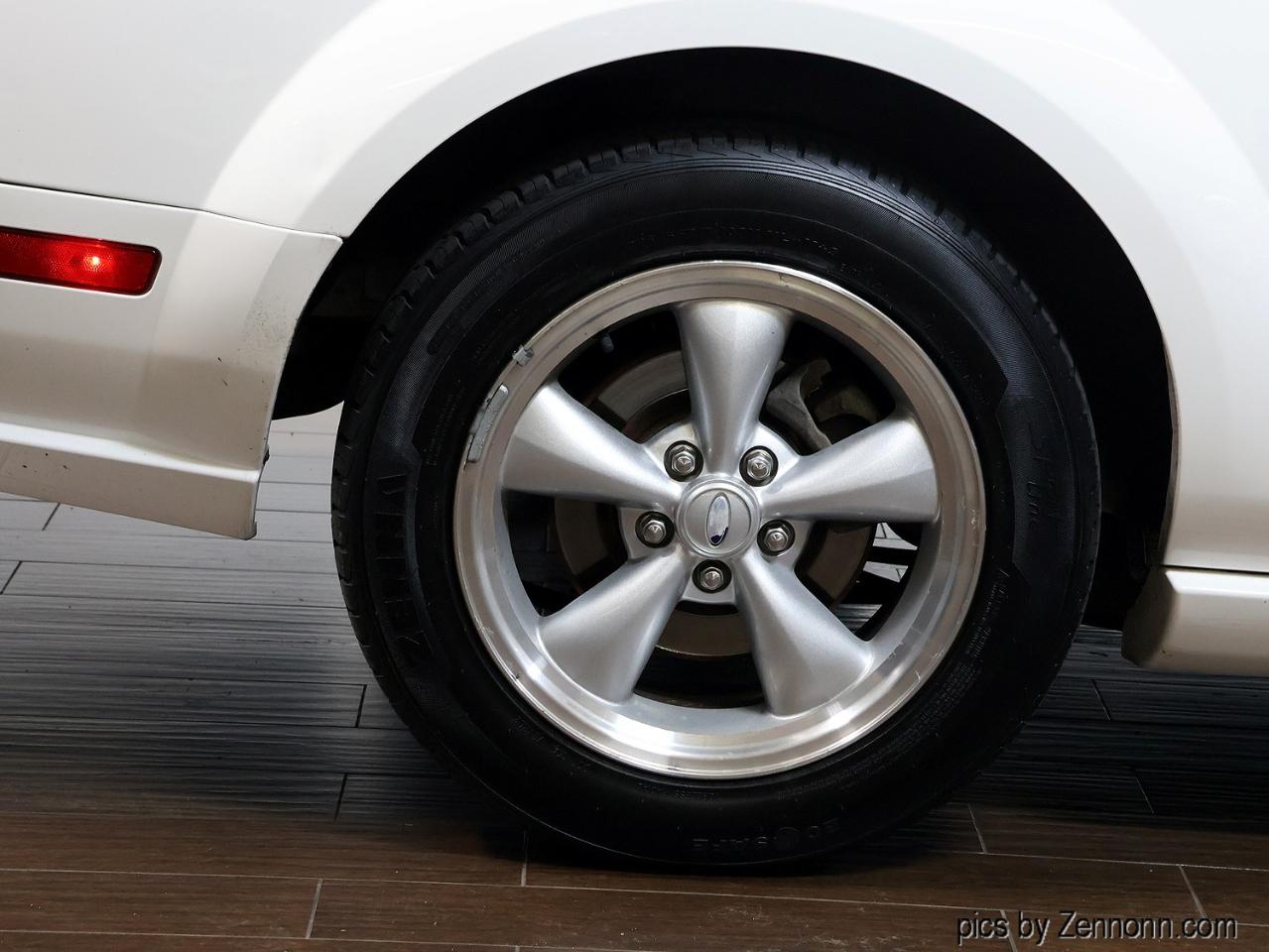 Ford Mustang 2dr Cpe GT Deluxe 2007