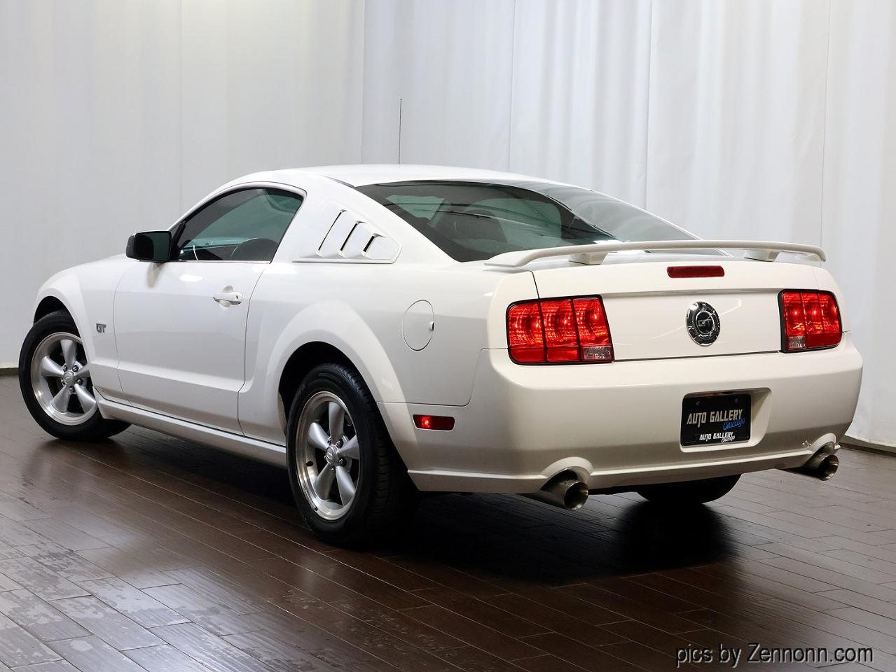 Ford Mustang 2dr Cpe GT Deluxe 2007