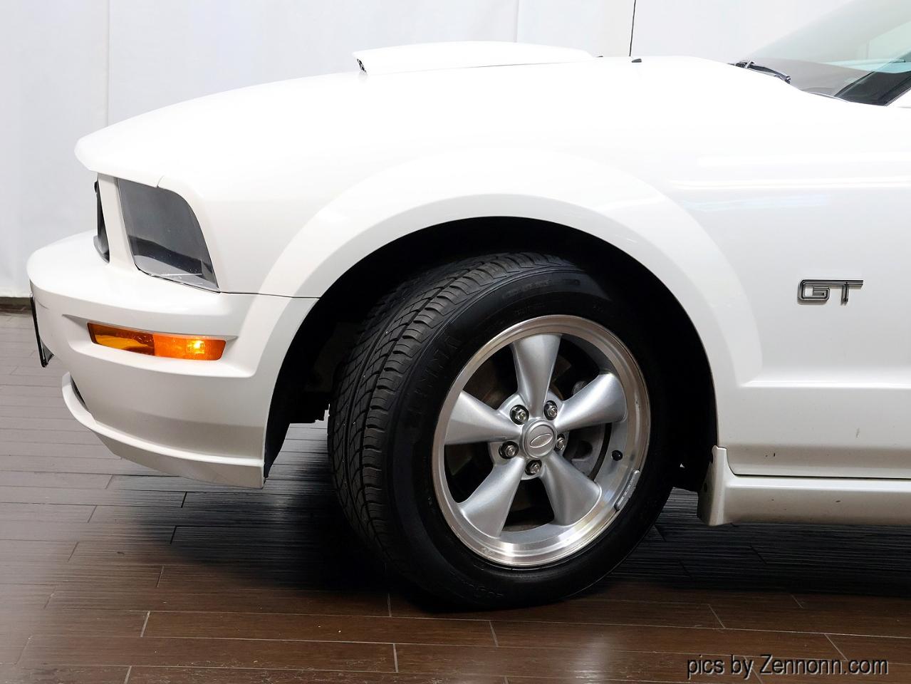 Ford Mustang 2dr Cpe GT Deluxe 2007