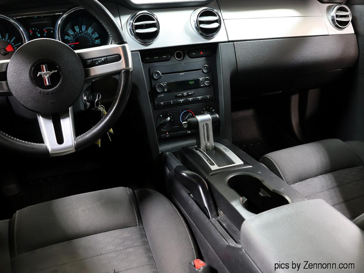 Ford Mustang 2dr Cpe GT Deluxe 2007