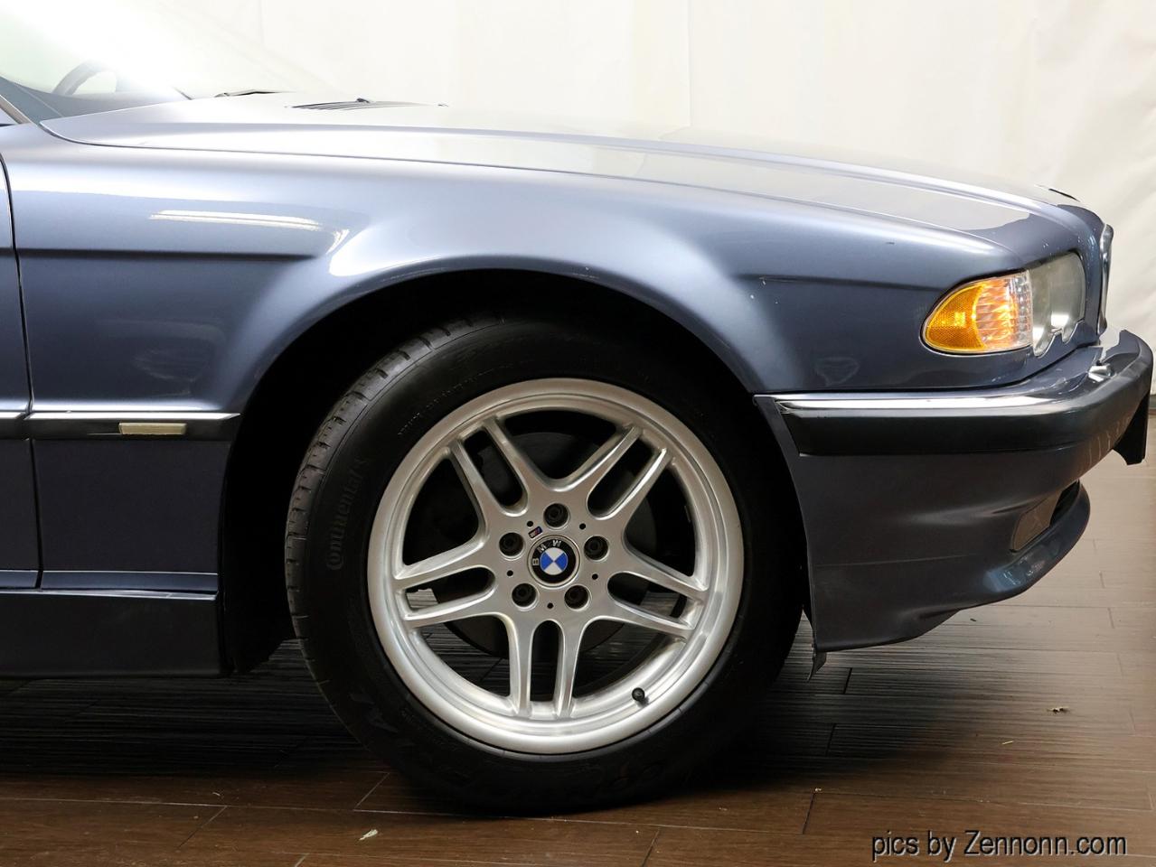 BMW 7 Series  2001