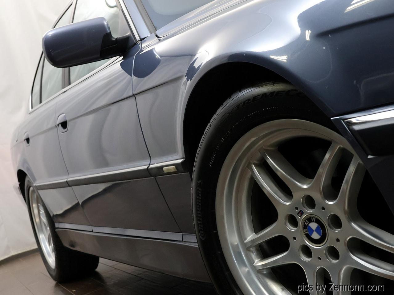 BMW 7 Series  2001