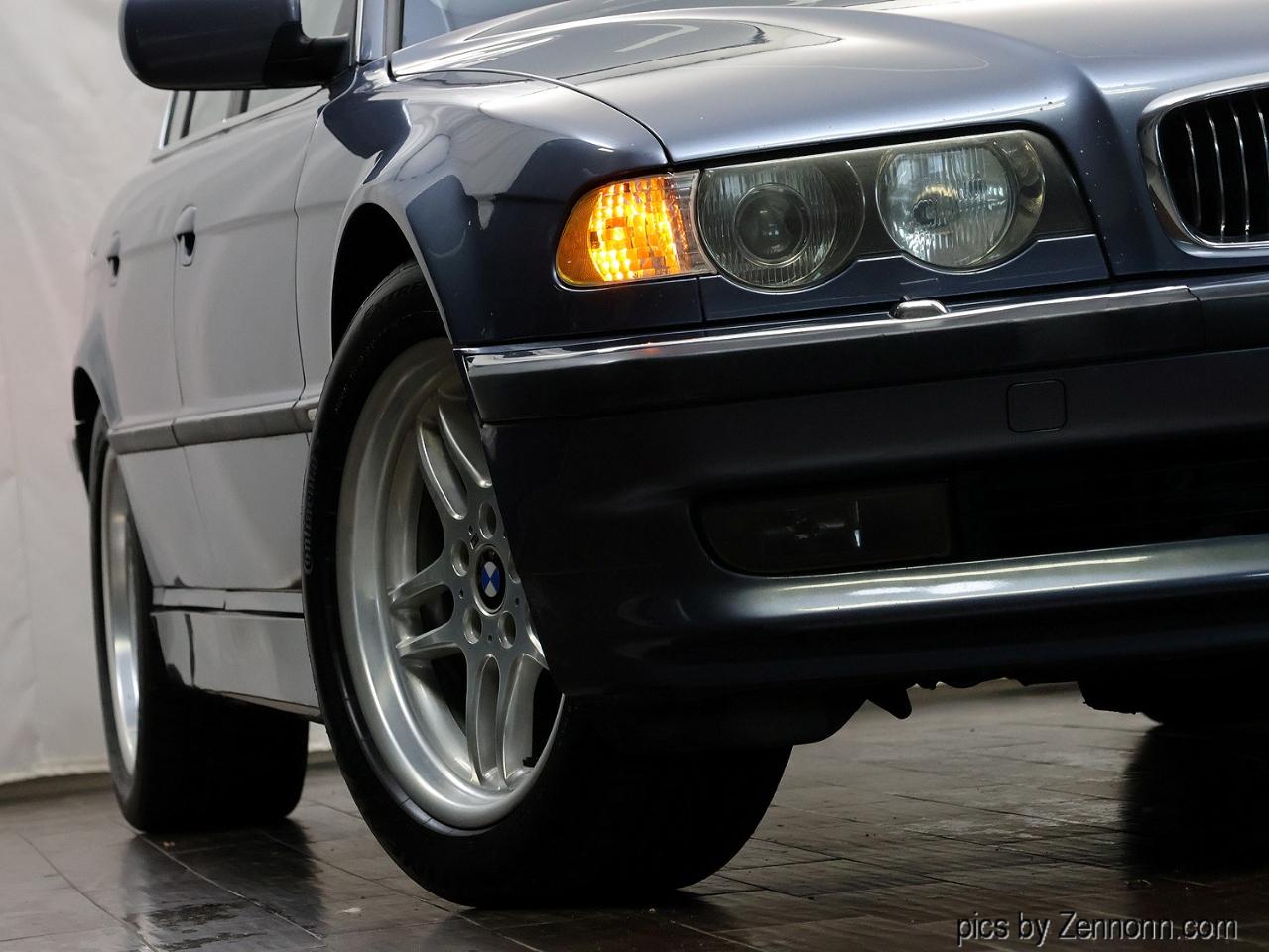 BMW 7 Series  2001