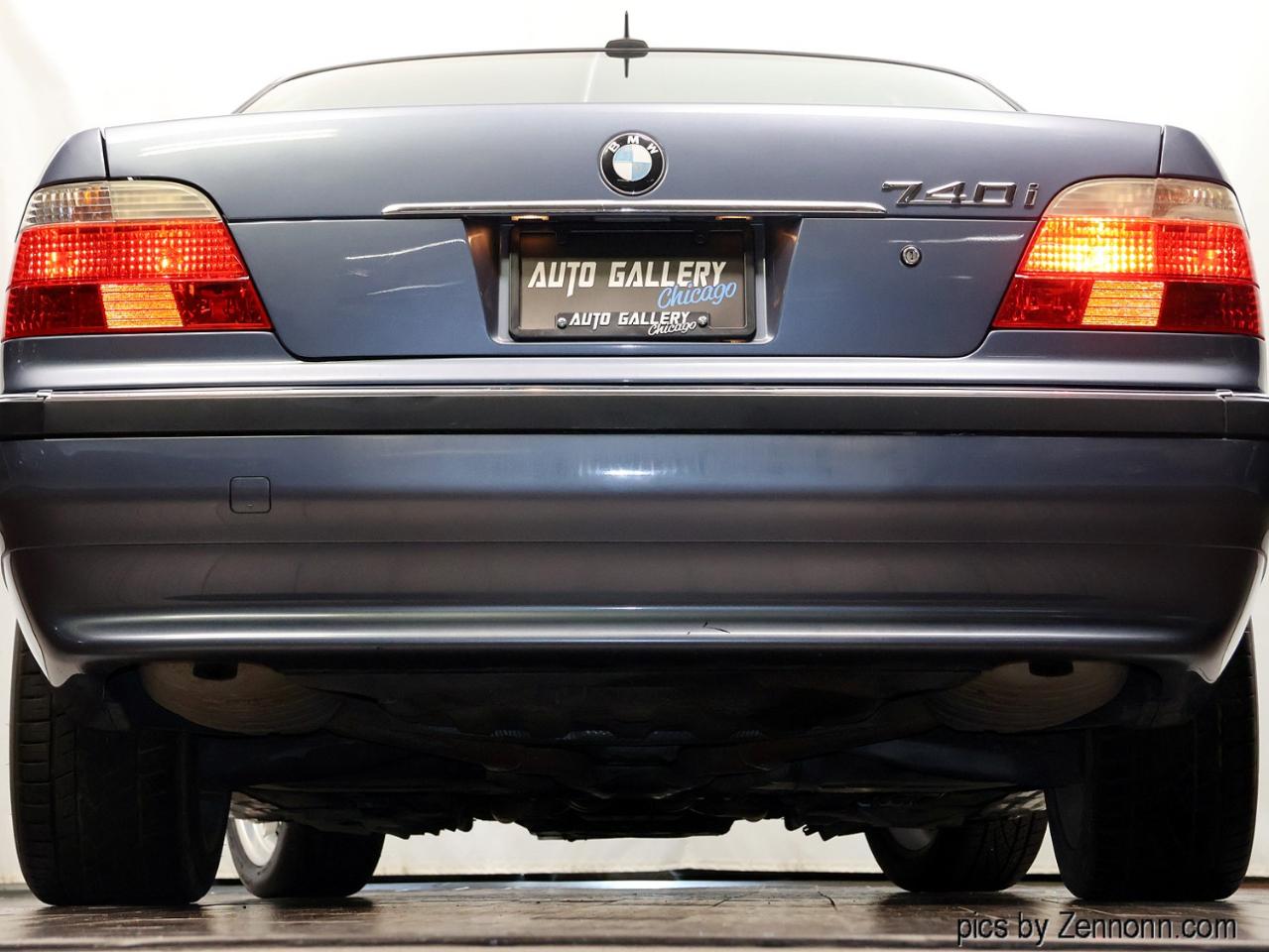 BMW 7 Series  2001