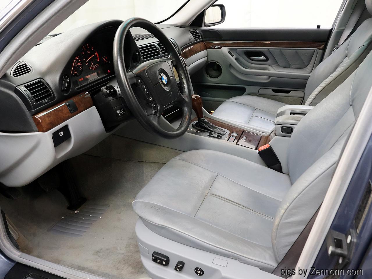 BMW 7 Series  2001
