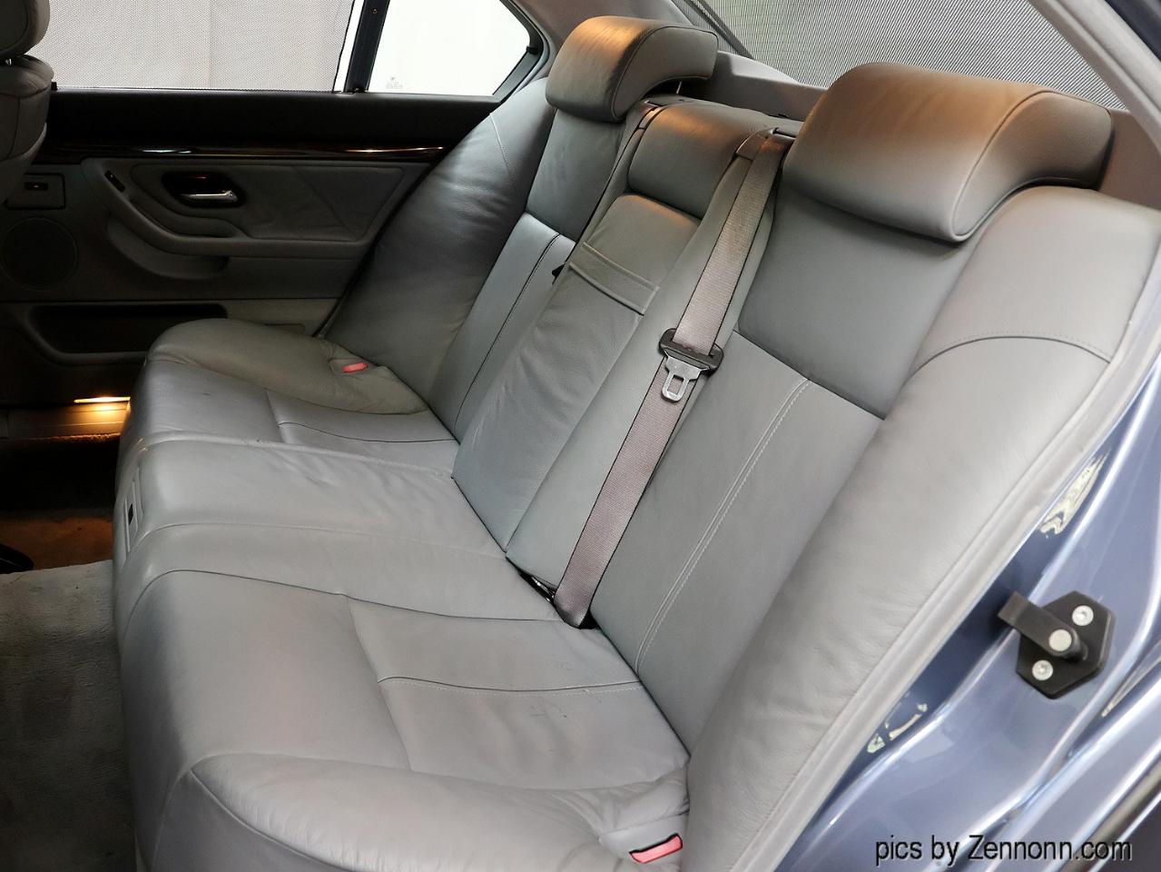 BMW 7 Series  2001