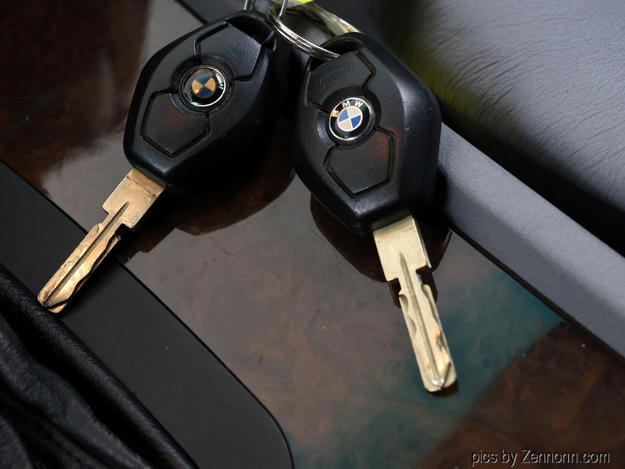 BMW 7 Series  2001
