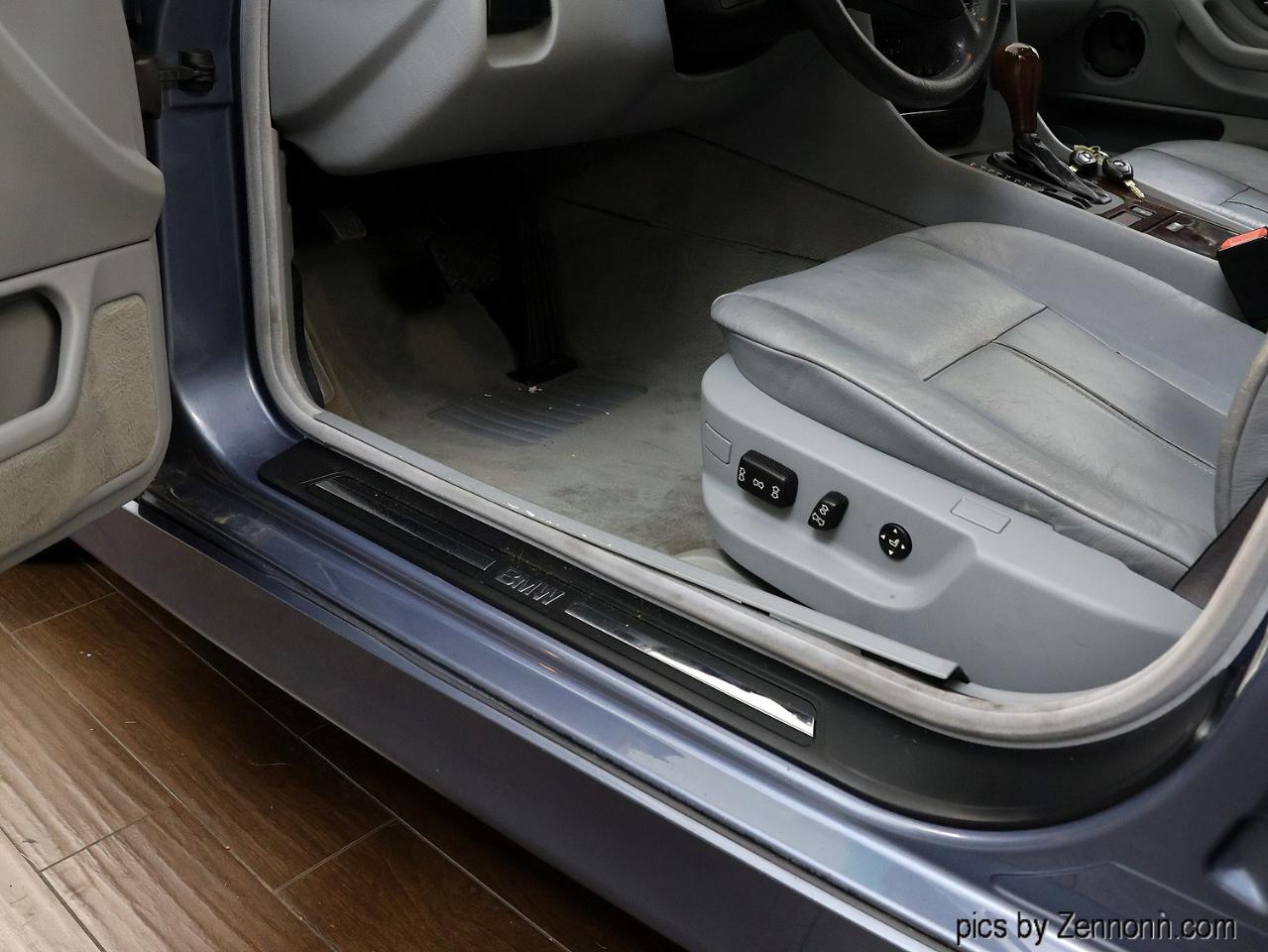BMW 7 Series  2001