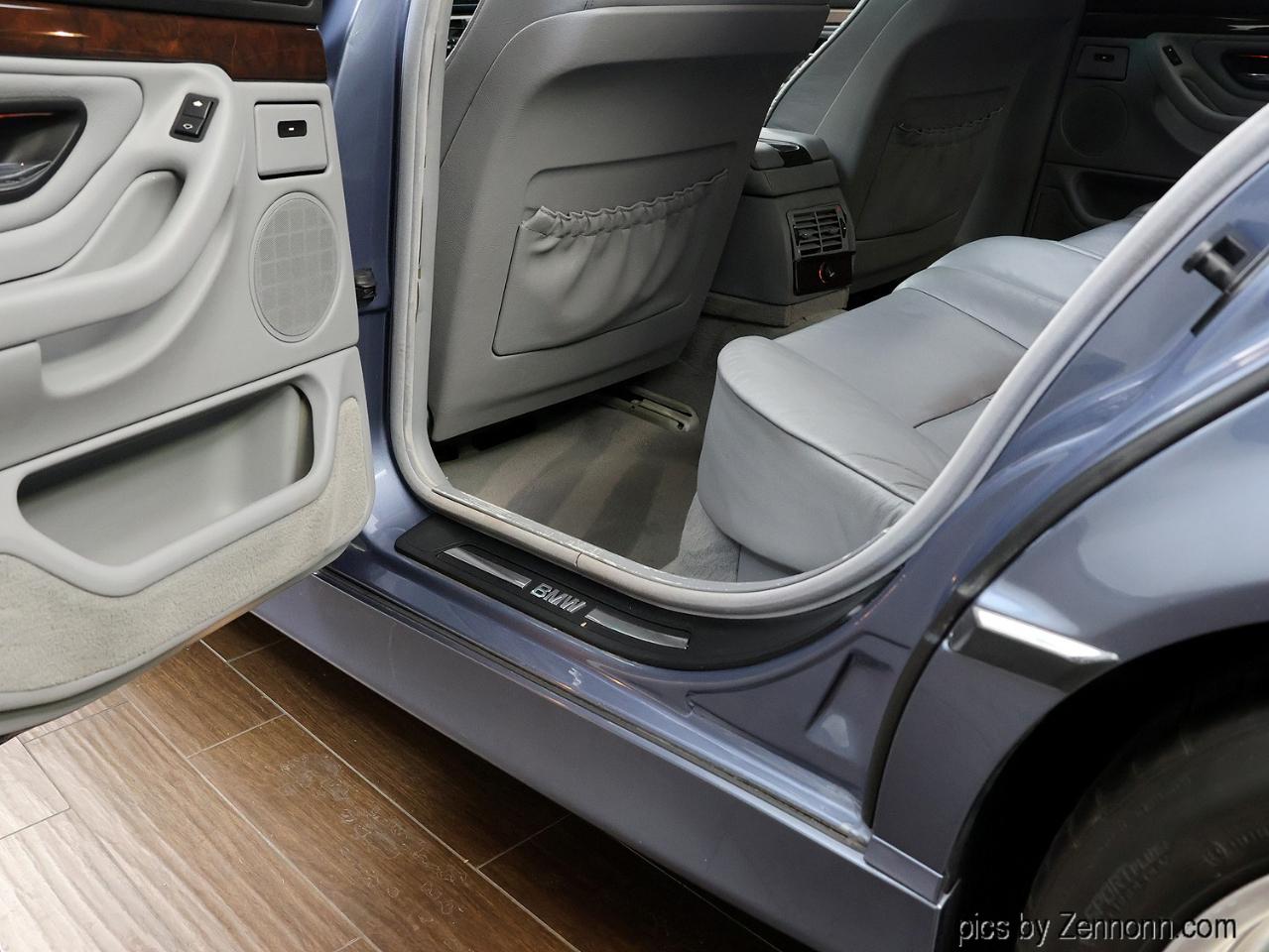 BMW 7 Series  2001