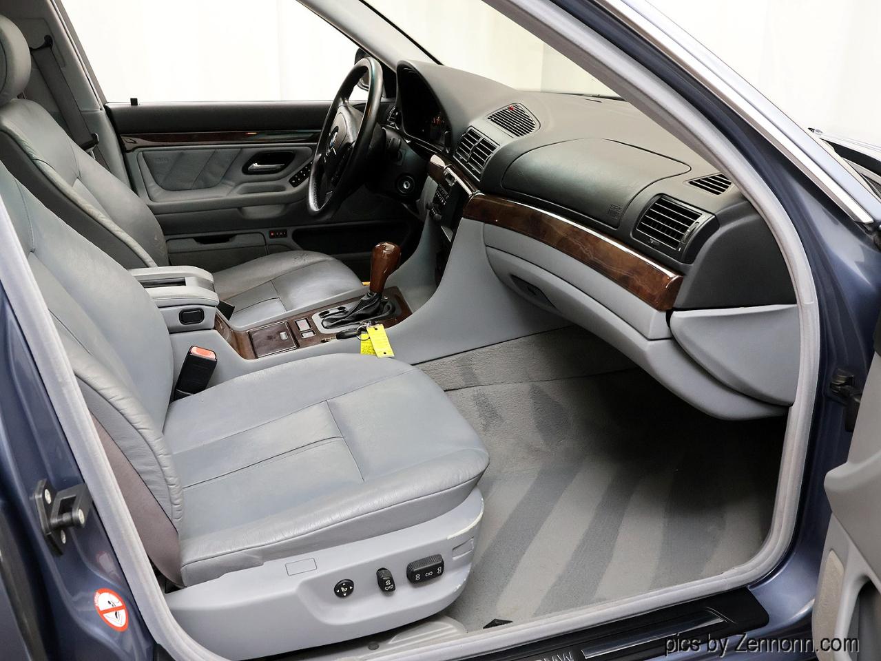 BMW 7 Series  2001