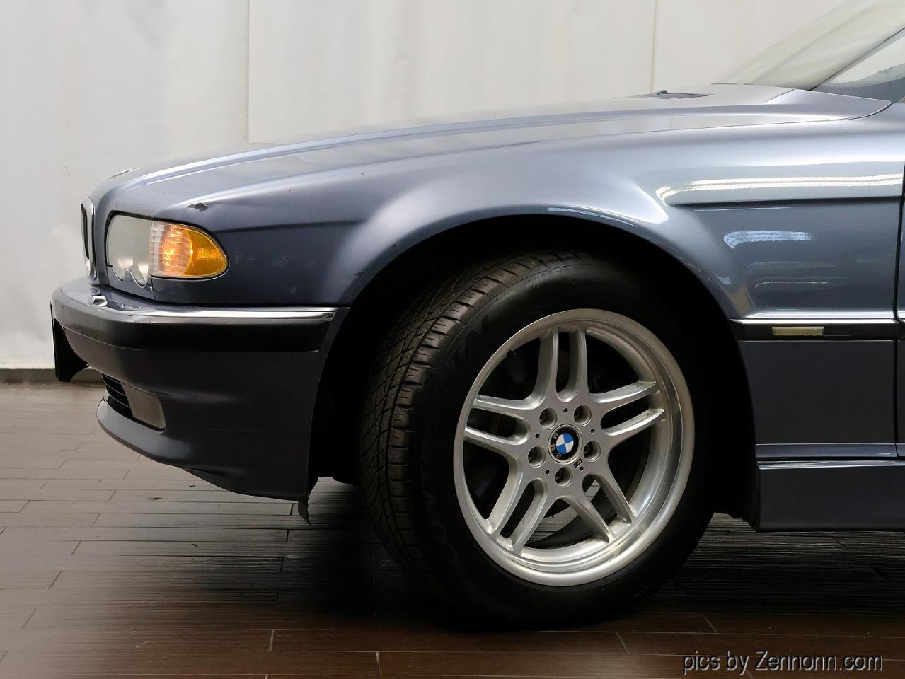 BMW 7 Series  2001