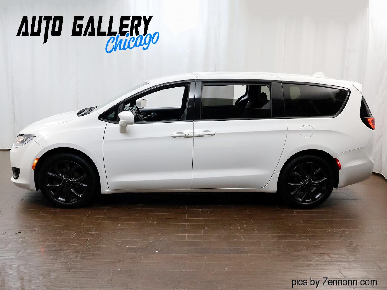 Chrysler Pacifica Touring FWD 2020