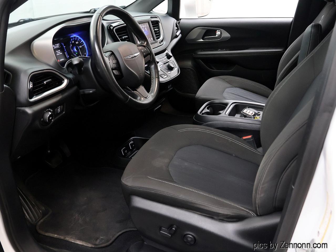 Chrysler Pacifica Touring FWD 2020
