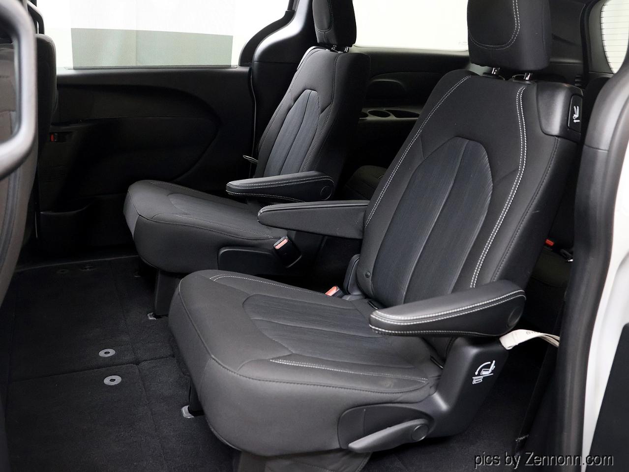 Chrysler Pacifica Touring FWD 2020
