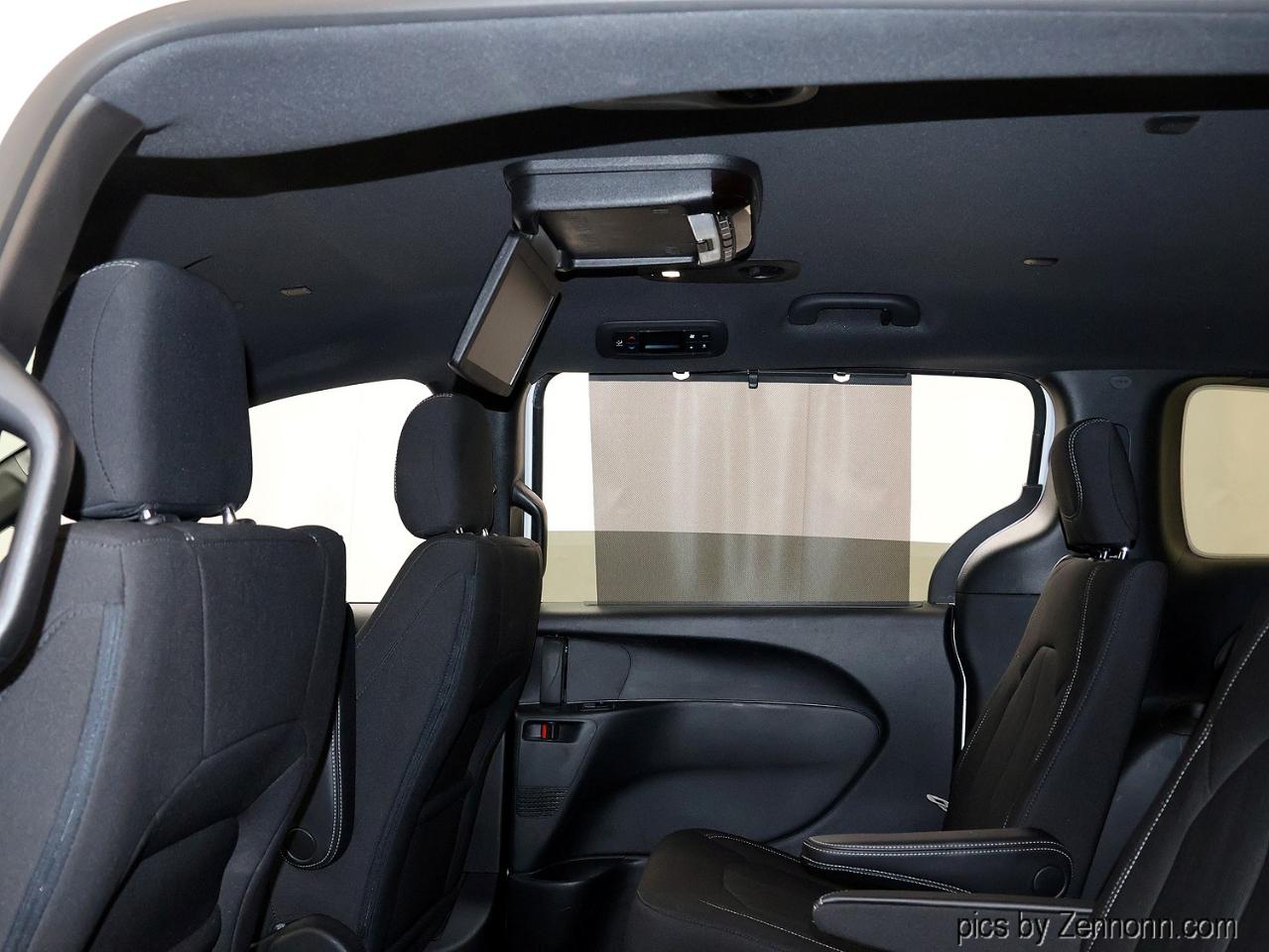 Chrysler Pacifica Touring FWD 2020