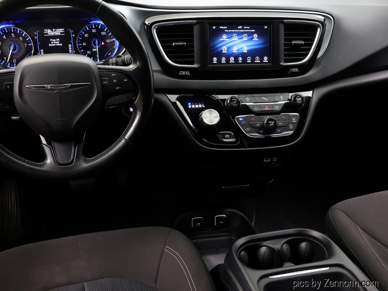 Chrysler Pacifica Touring FWD 2020