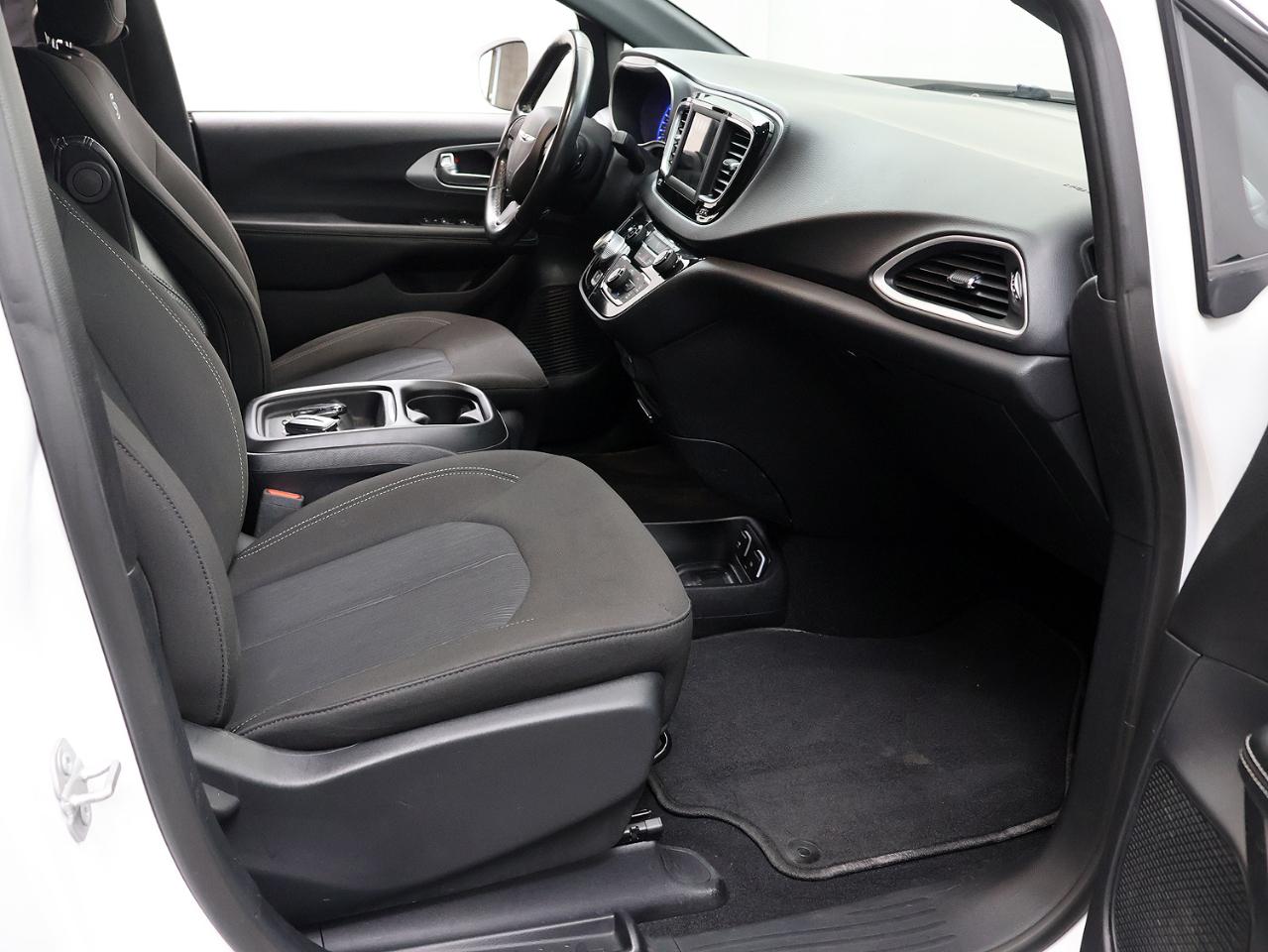 Chrysler Pacifica Touring FWD 2020
