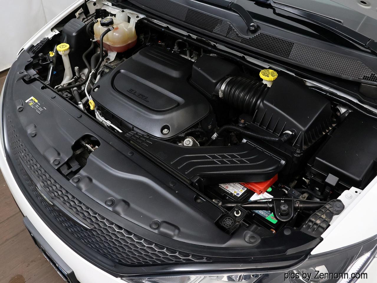 Chrysler Pacifica Touring FWD 2020
