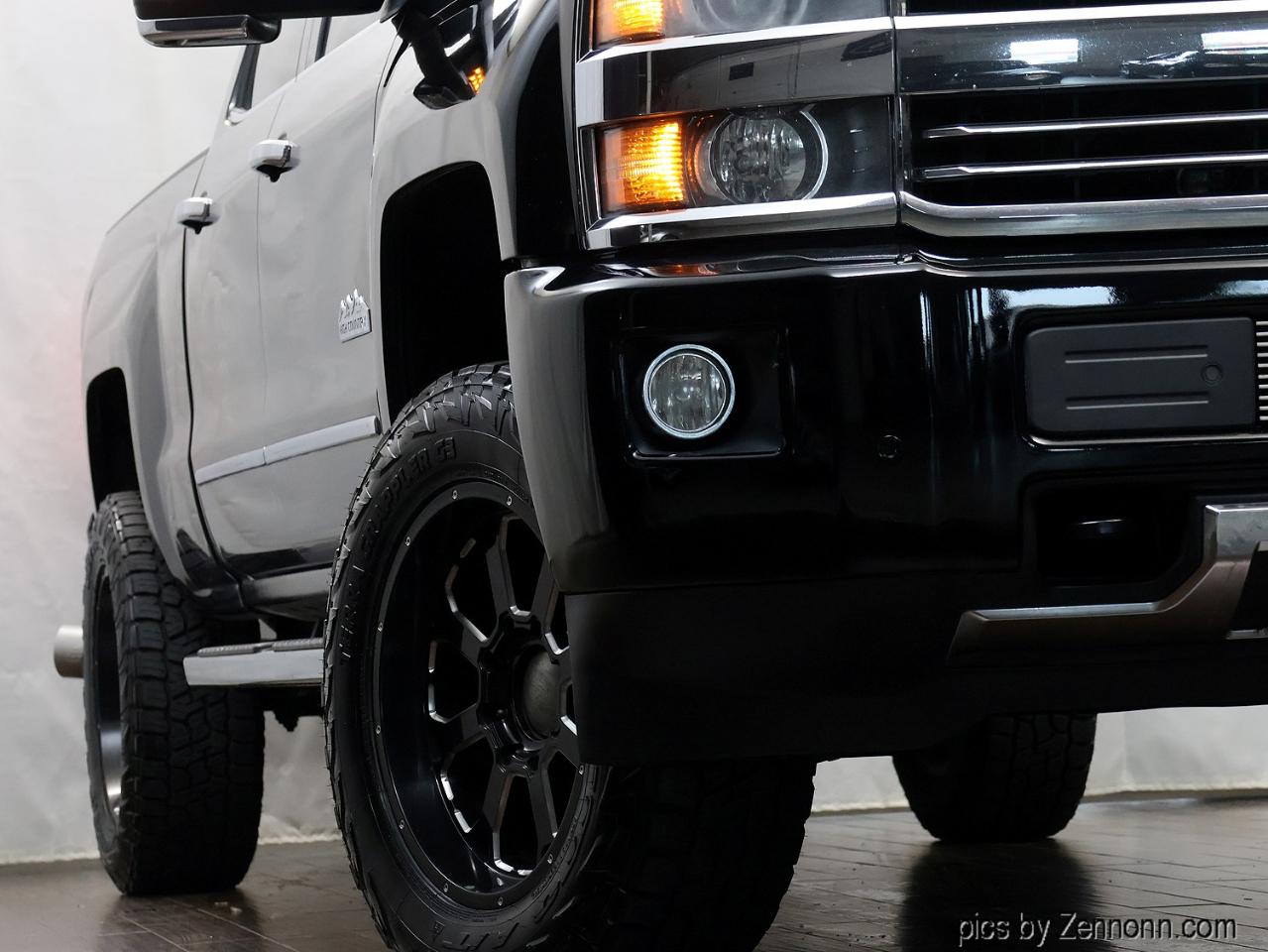 Chevrolet Silverado 2500HD Built After Aug 14 4WD Crew Cab 153.7" High Country 2015