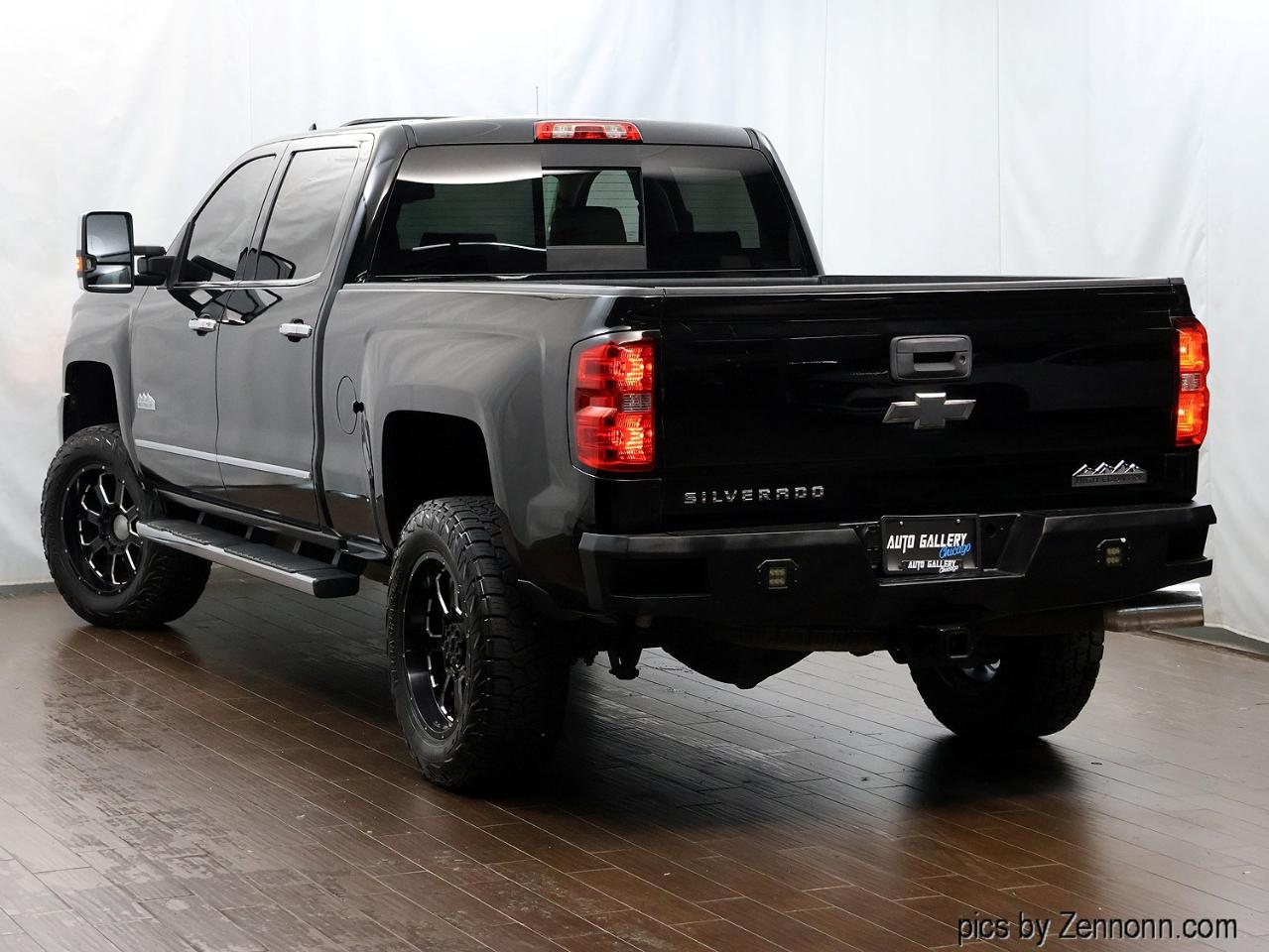 Chevrolet Silverado 2500HD Built After Aug 14 4WD Crew Cab 153.7" High Country 2015
