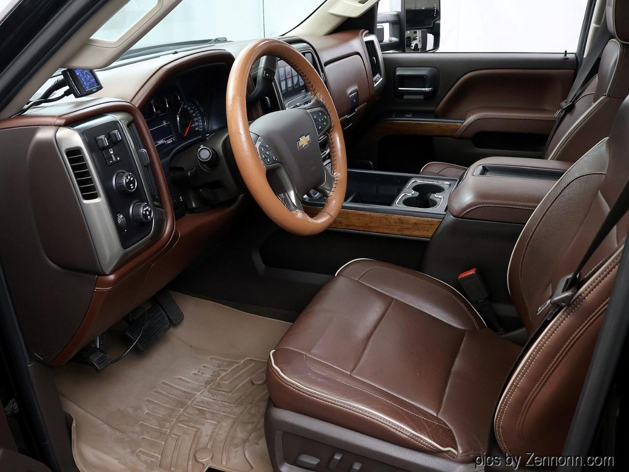 Chevrolet Silverado 2500HD Built After Aug 14 4WD Crew Cab 153.7" High Country 2015