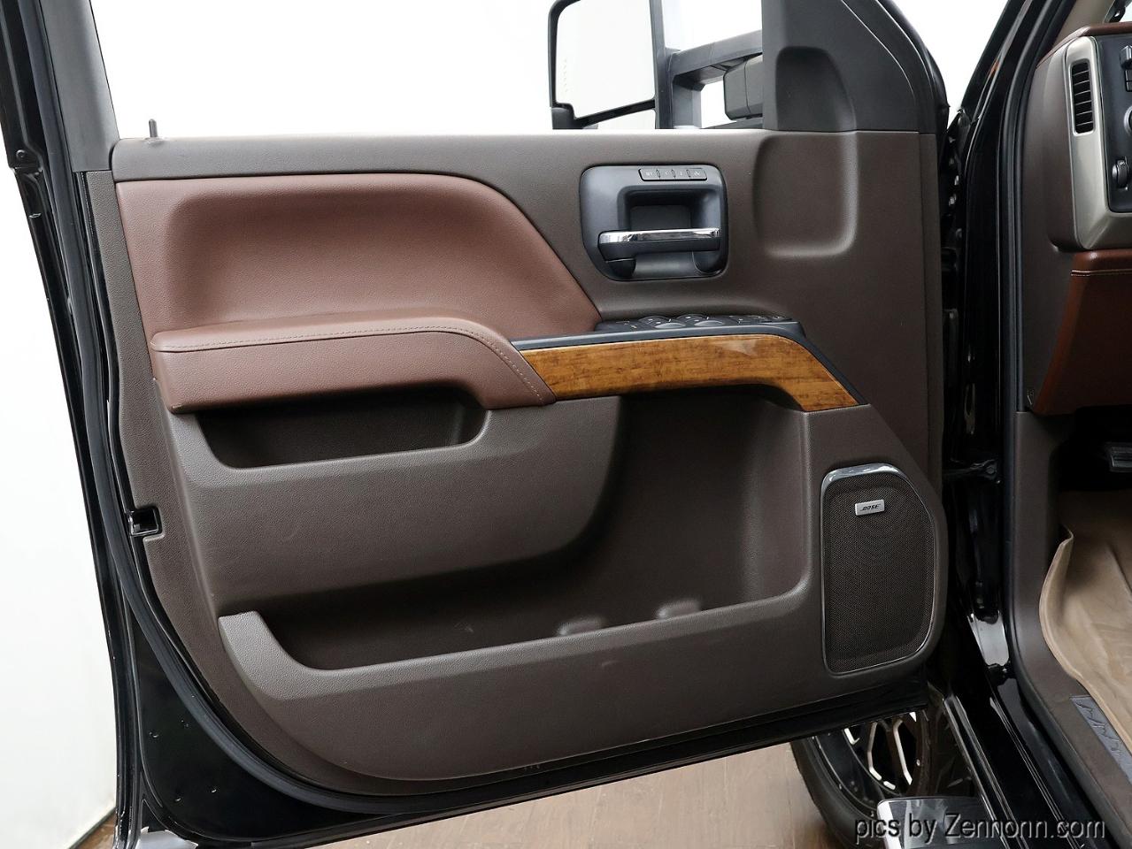 Chevrolet Silverado 2500HD Built After Aug 14 4WD Crew Cab 153.7" High Country 2015