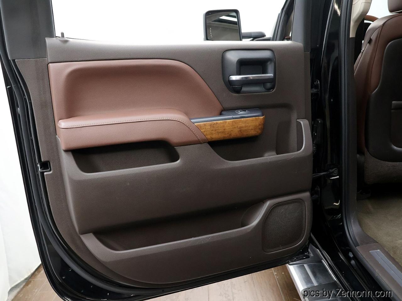 Chevrolet Silverado 2500HD Built After Aug 14 4WD Crew Cab 153.7" High Country 2015