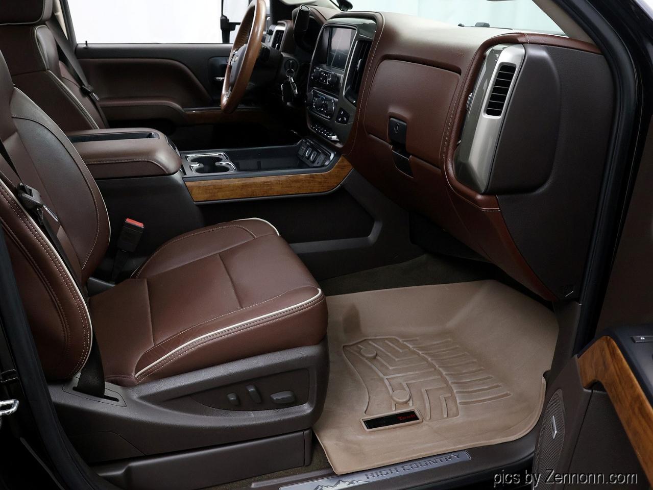 Chevrolet Silverado 2500HD Built After Aug 14 4WD Crew Cab 153.7" High Country 2015