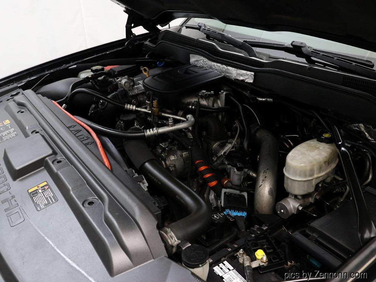 Chevrolet Silverado 2500HD Built After Aug 14 4WD Crew Cab 153.7" High Country 2015