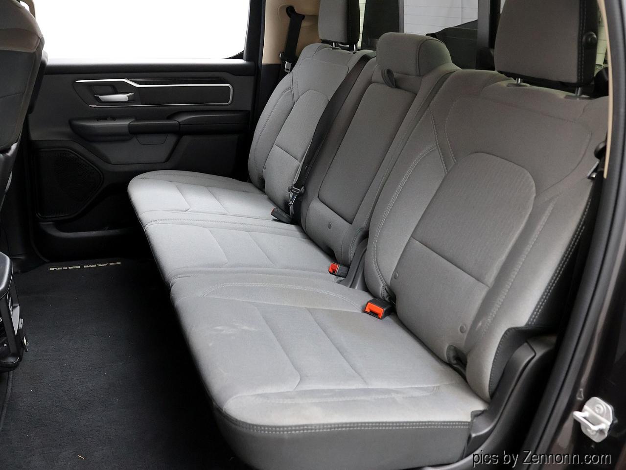 RAM 1500 Big Horn/Lone Star 4x4 Crew Cab 5'7" Box 2019