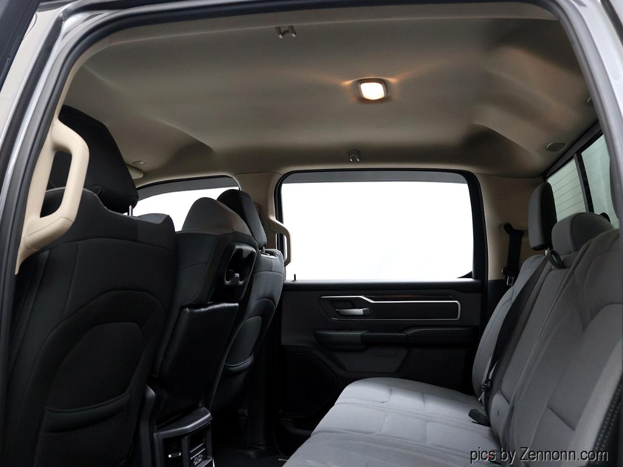 RAM 1500 Big Horn/Lone Star 4x4 Crew Cab 5'7" Box 2019