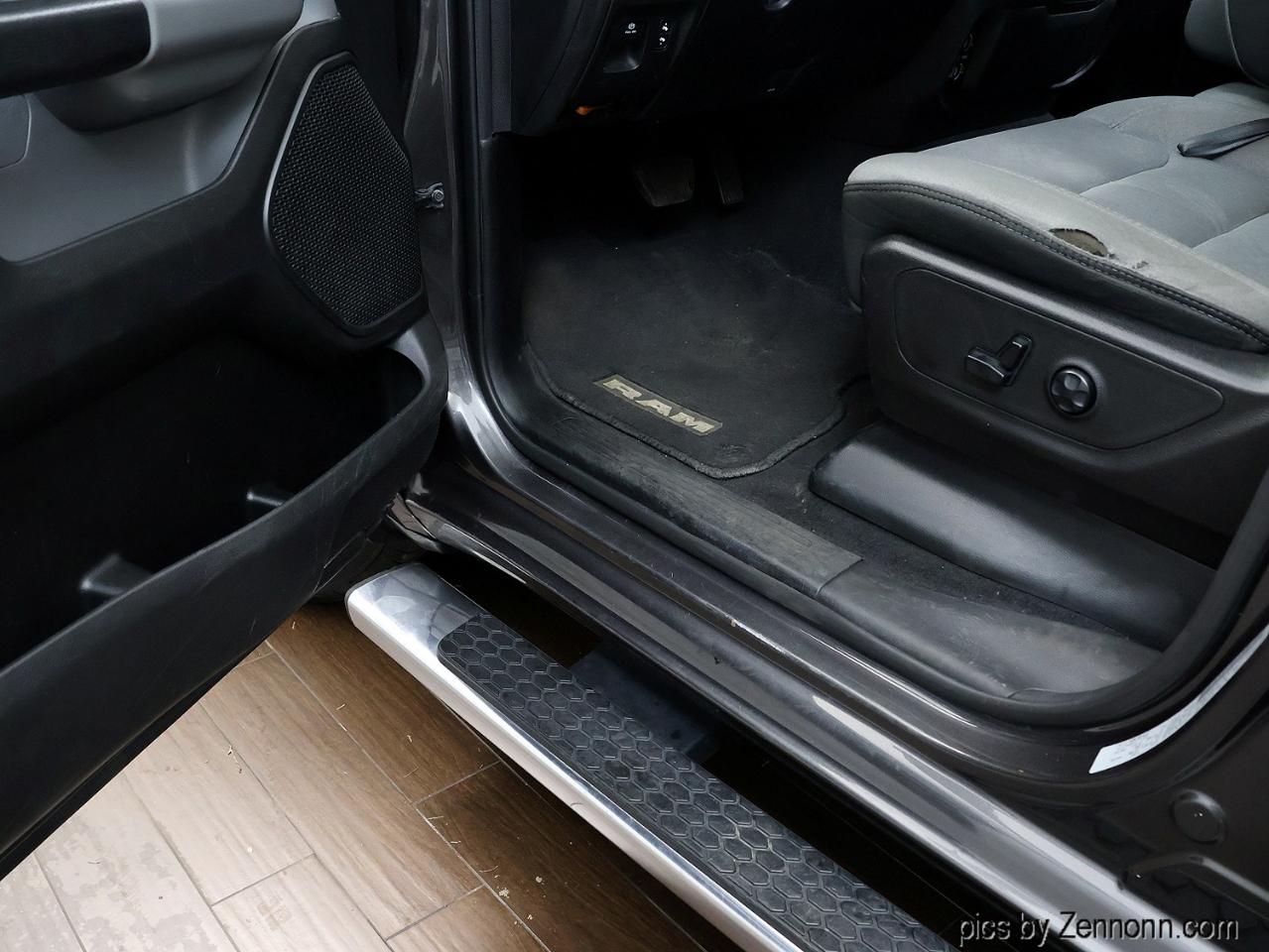 RAM 1500 Big Horn/Lone Star 4x4 Crew Cab 5'7" Box 2019