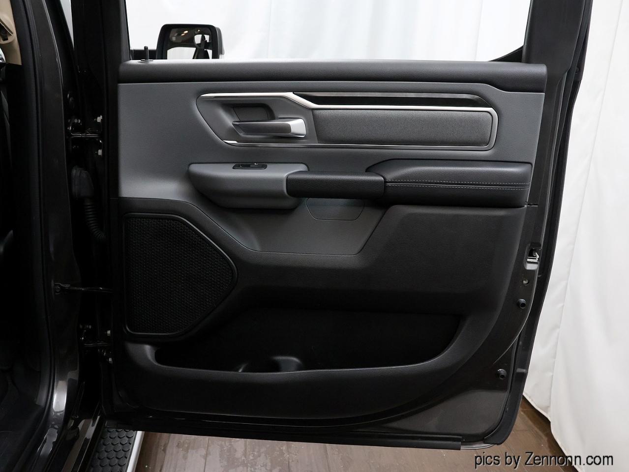 RAM 1500 Big Horn/Lone Star 4x4 Crew Cab 5'7" Box 2019