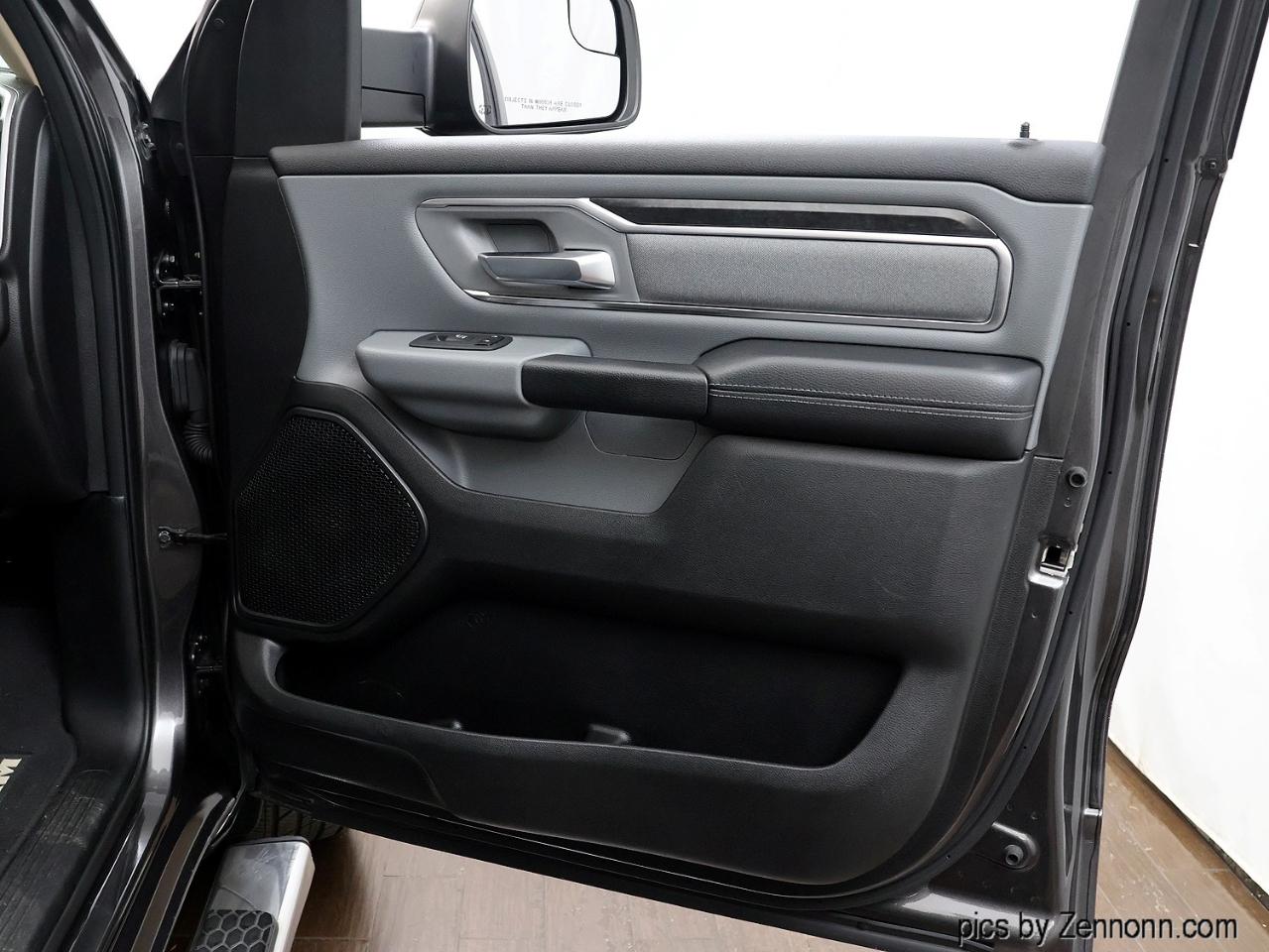 RAM 1500 Big Horn/Lone Star 4x4 Crew Cab 5'7" Box 2019
