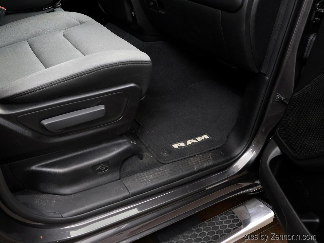 RAM 1500 Big Horn/Lone Star 4x4 Crew Cab 5'7" Box 2019