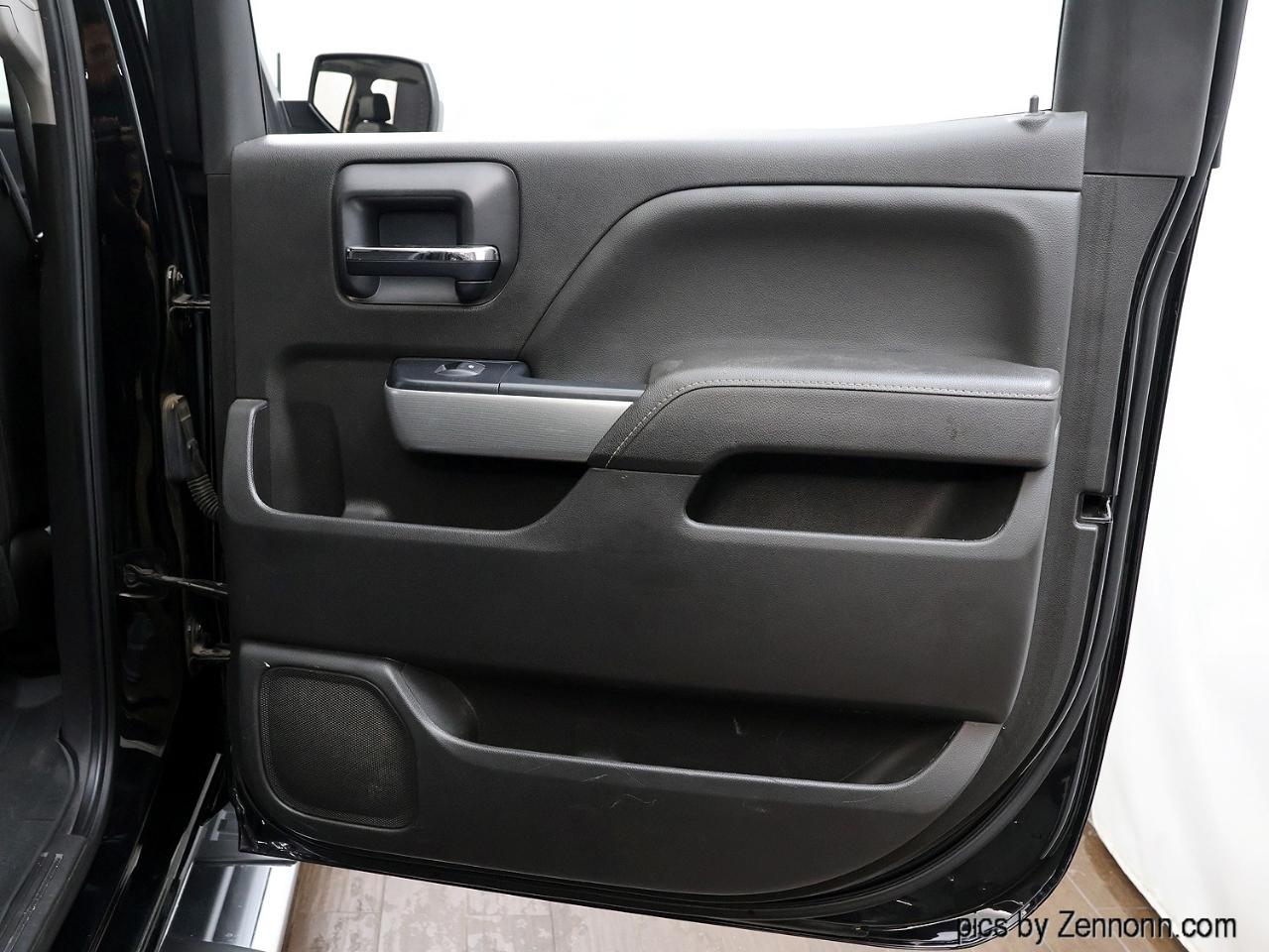 Chevrolet Silverado 1500 4WD Crew Cab 153.0" LTZ w/2LZ 2017