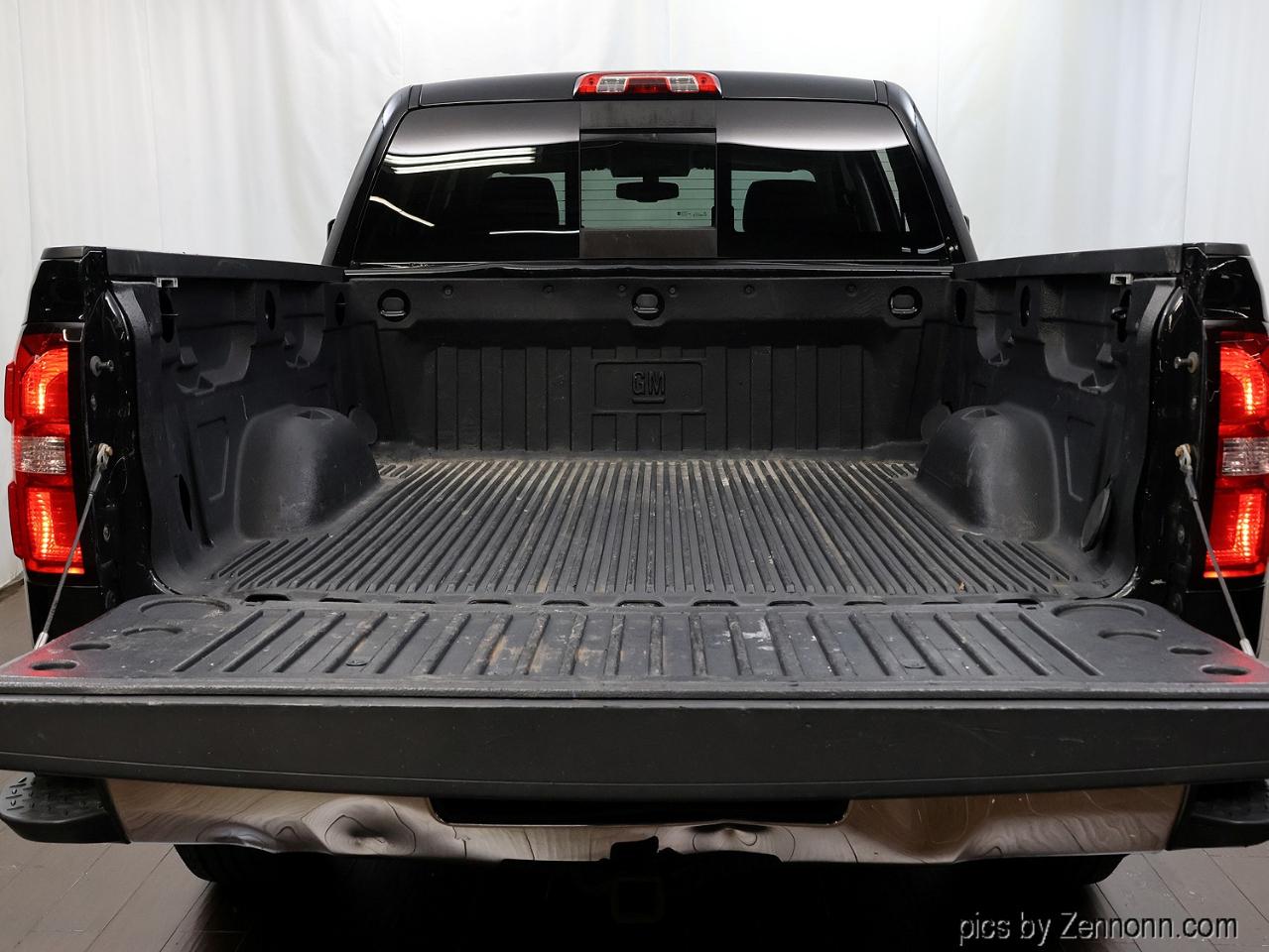 GMC Sierra 1500 4WD Crew Cab 143.5" SLE 2016