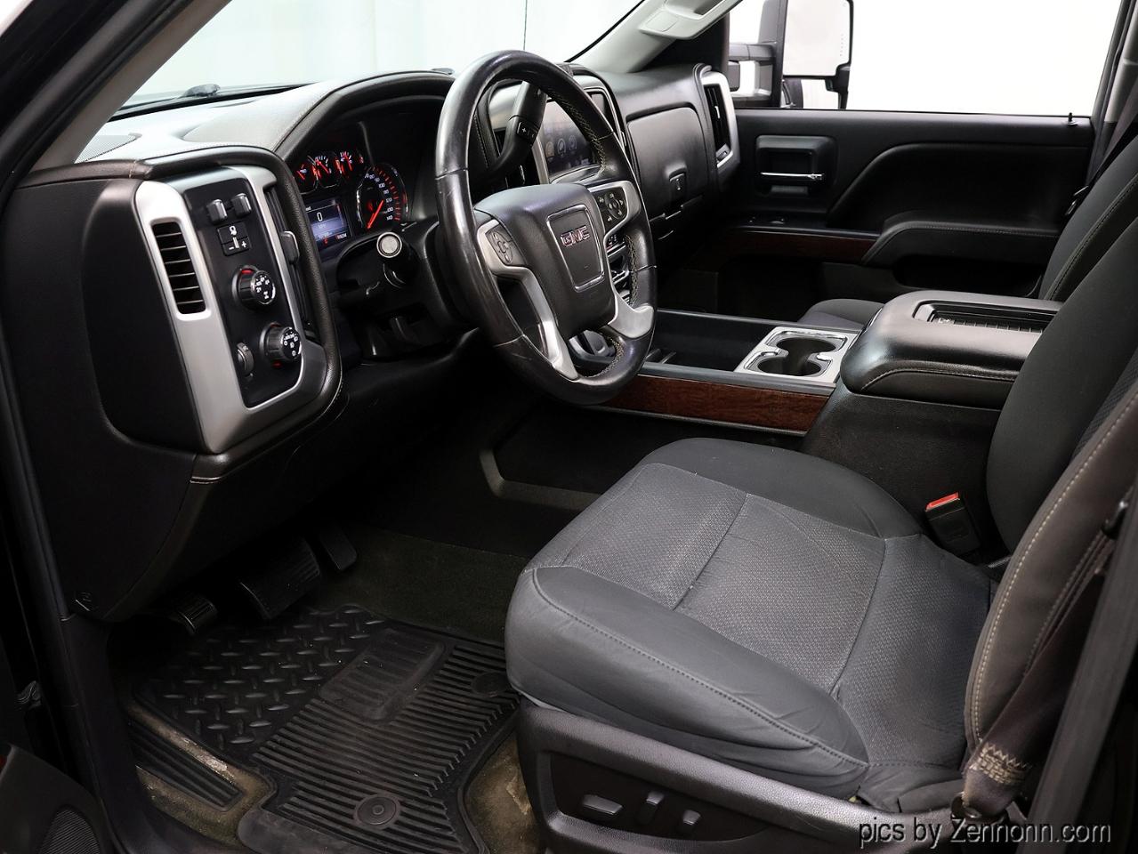 GMC Sierra 1500 4WD Crew Cab 143.5" SLE 2016
